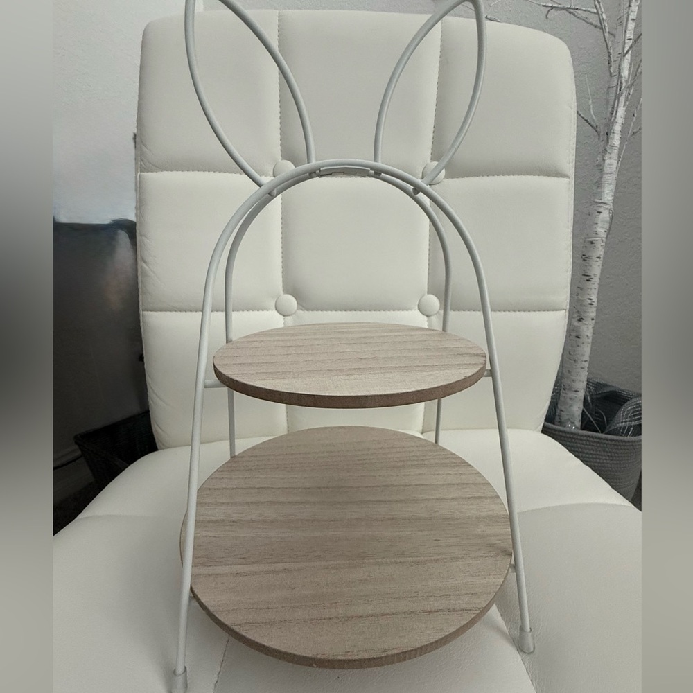 Easter 🐰 White Metal Bunny Ear Shelf